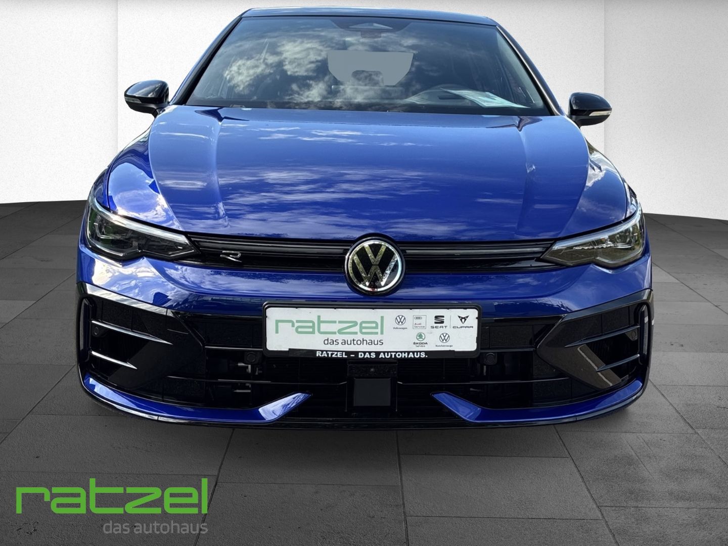 Fahrzeugabbildung Volkswagen Golf R VIII 4Motion 2.0 TSI DSG Navi HUD Har/Kar