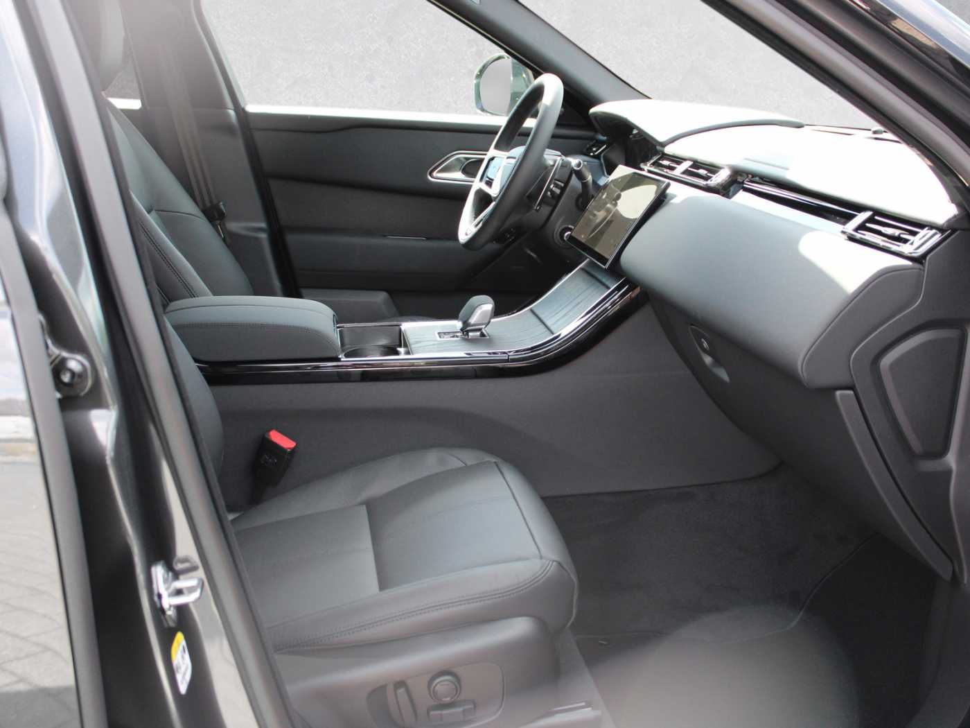 Fahrzeugabbildung Land Rover Range Rover Velar P400e Graphite Edition