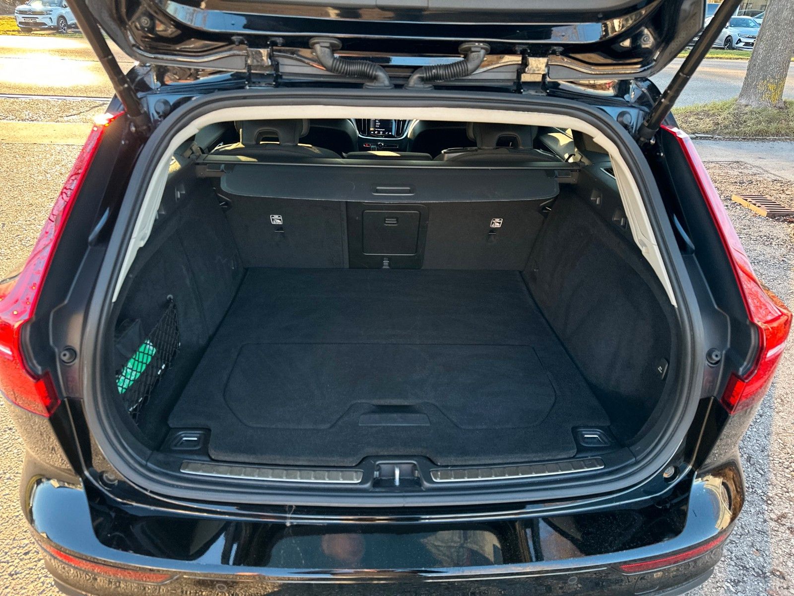 Fahrzeugabbildung Volvo V60 Inscription Expression Recharge PHEV T6