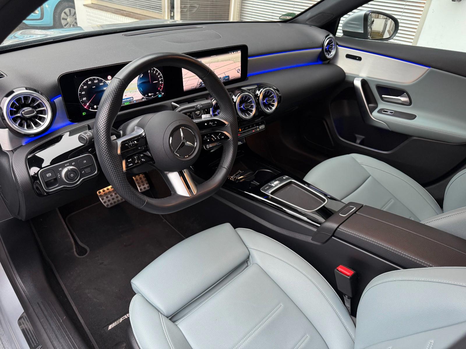 Mercedes-Benz A 250e - AMG Line-RFK-Ambiente-Advanced Plus