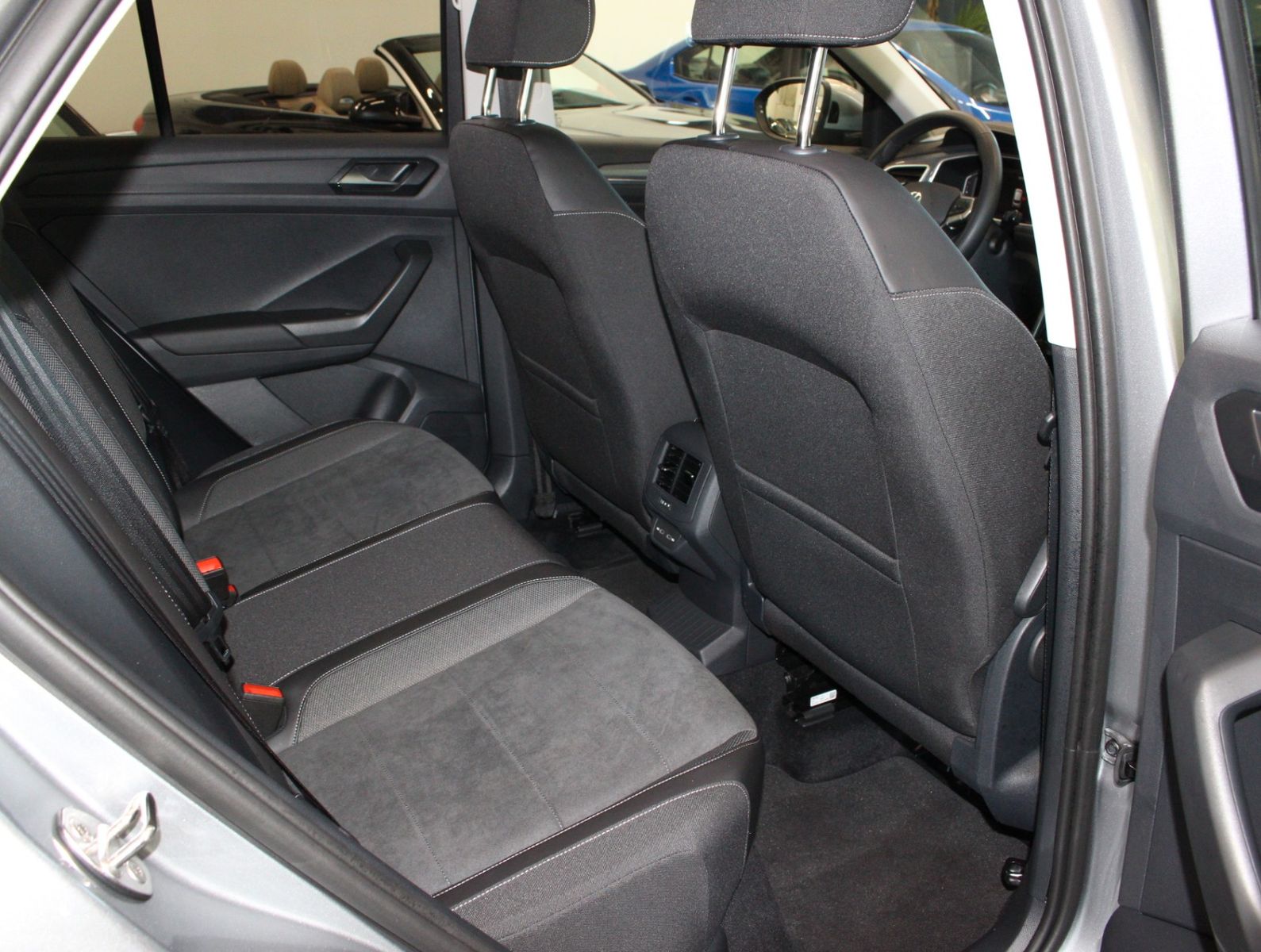 Fahrzeugabbildung Volkswagen T-Roc 1.5 TSI DSG Style*PNRM*Navi*Kamera