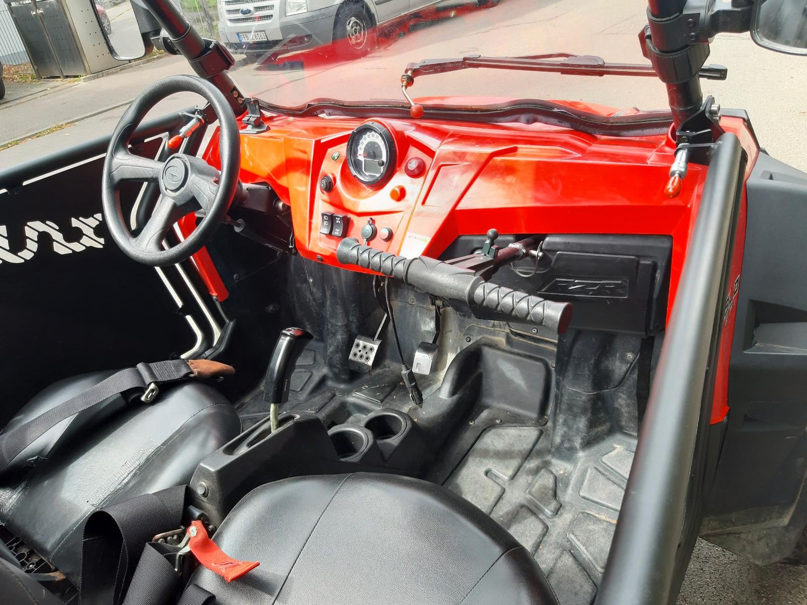 Polaris Polaris 2011 — interior