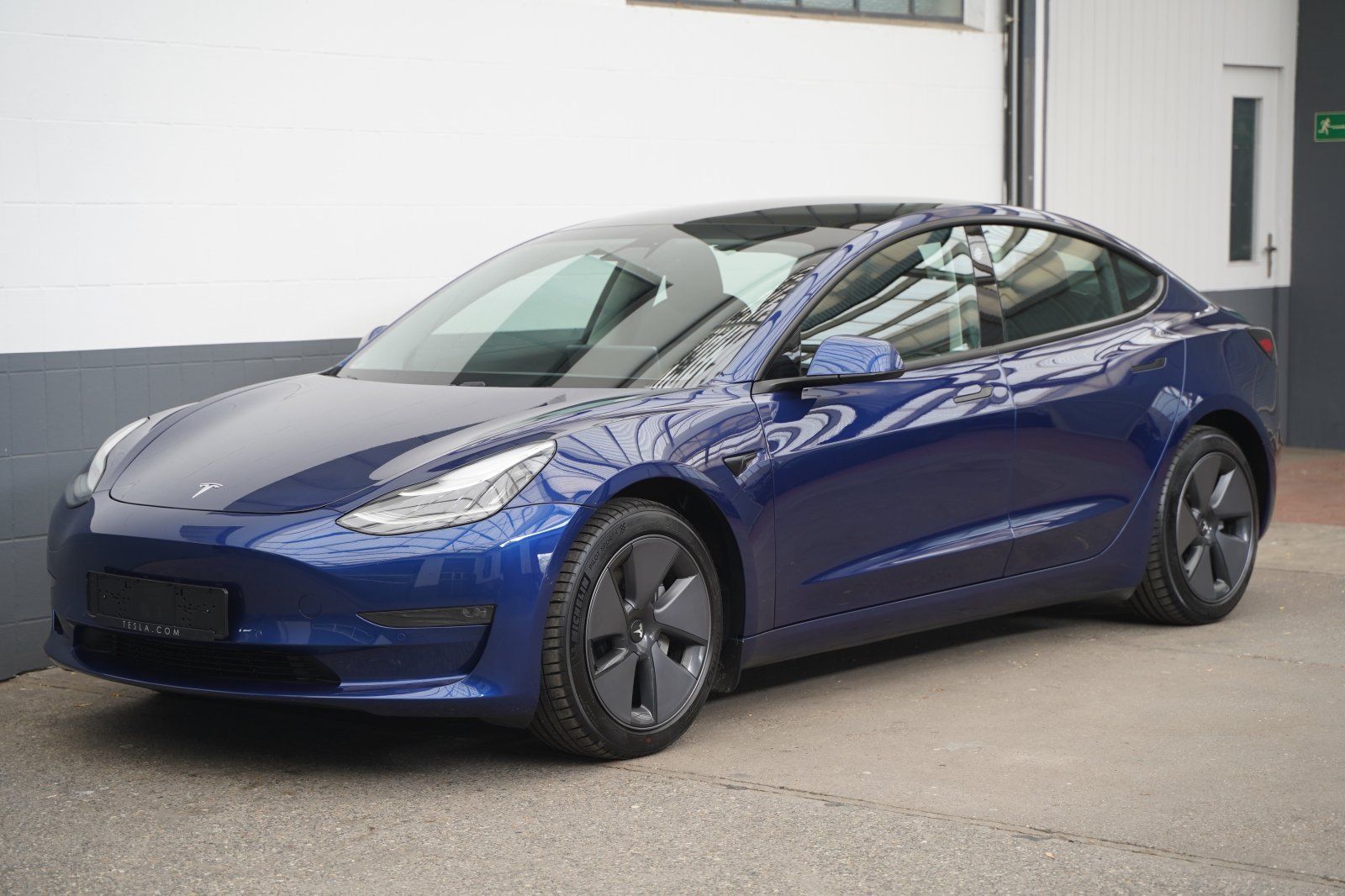 TESLA Model 3 Standard Range + *Mwst. ausweisbar*
