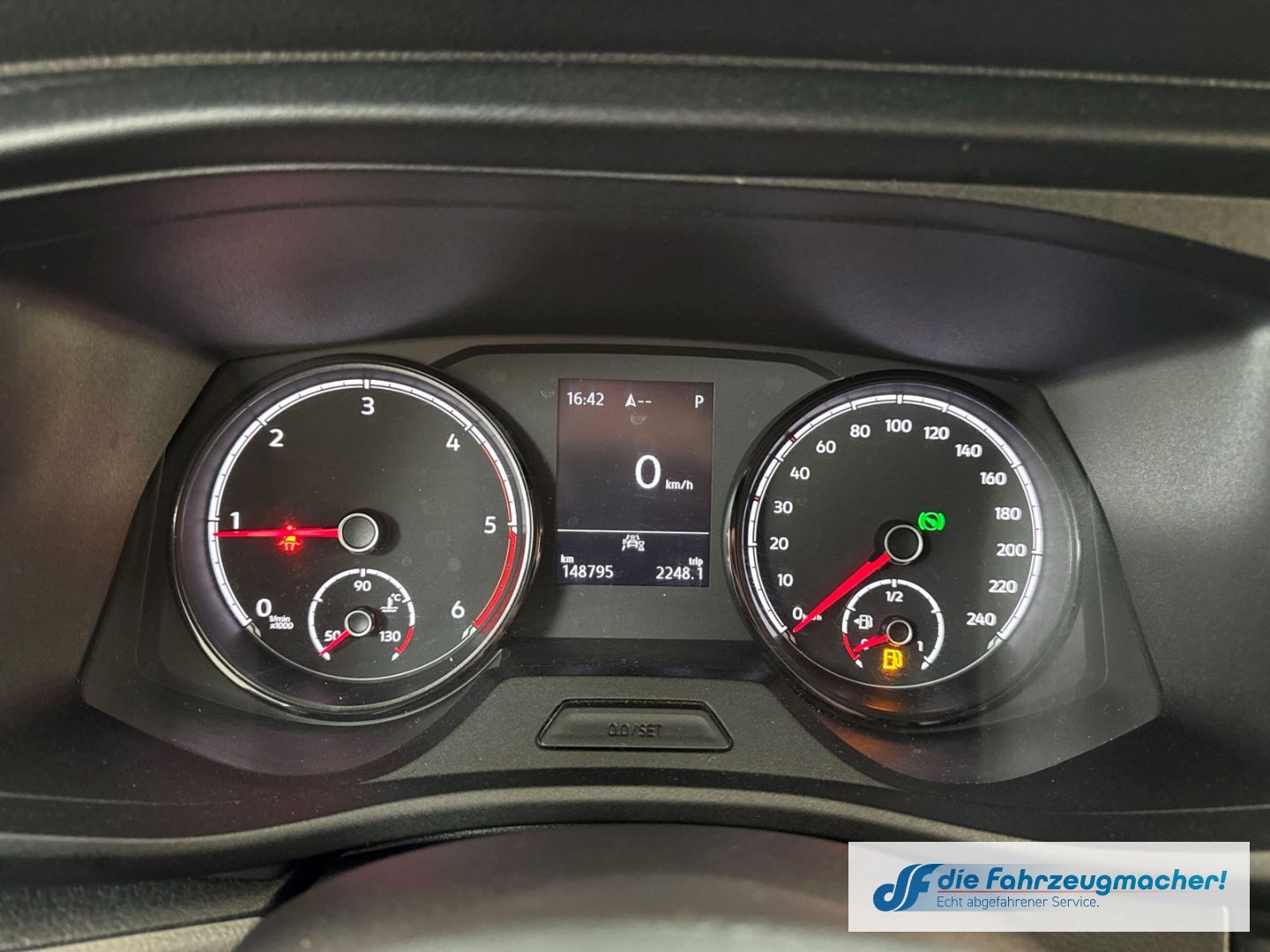 Fahrzeugabbildung Volkswagen T6.1 Transporter Kasten FWD Navi LED ACC Apple C