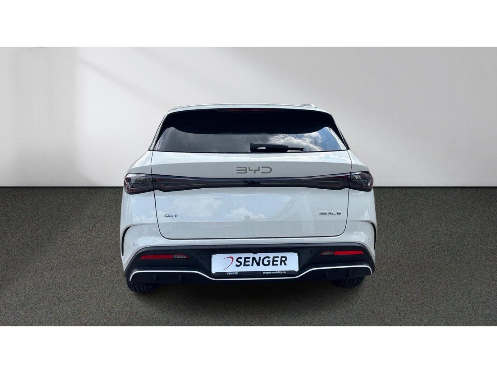 BYD SEAL 6
