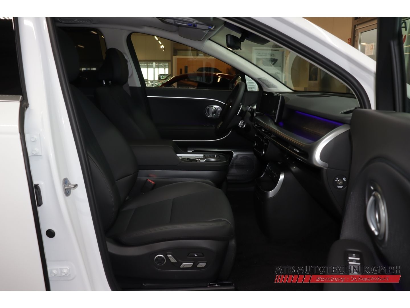 Fahrzeugabbildung Hyundai IONIQ 9 6-Sitzer MY26 UNIQ 110 kWh 307 PS PANO-D