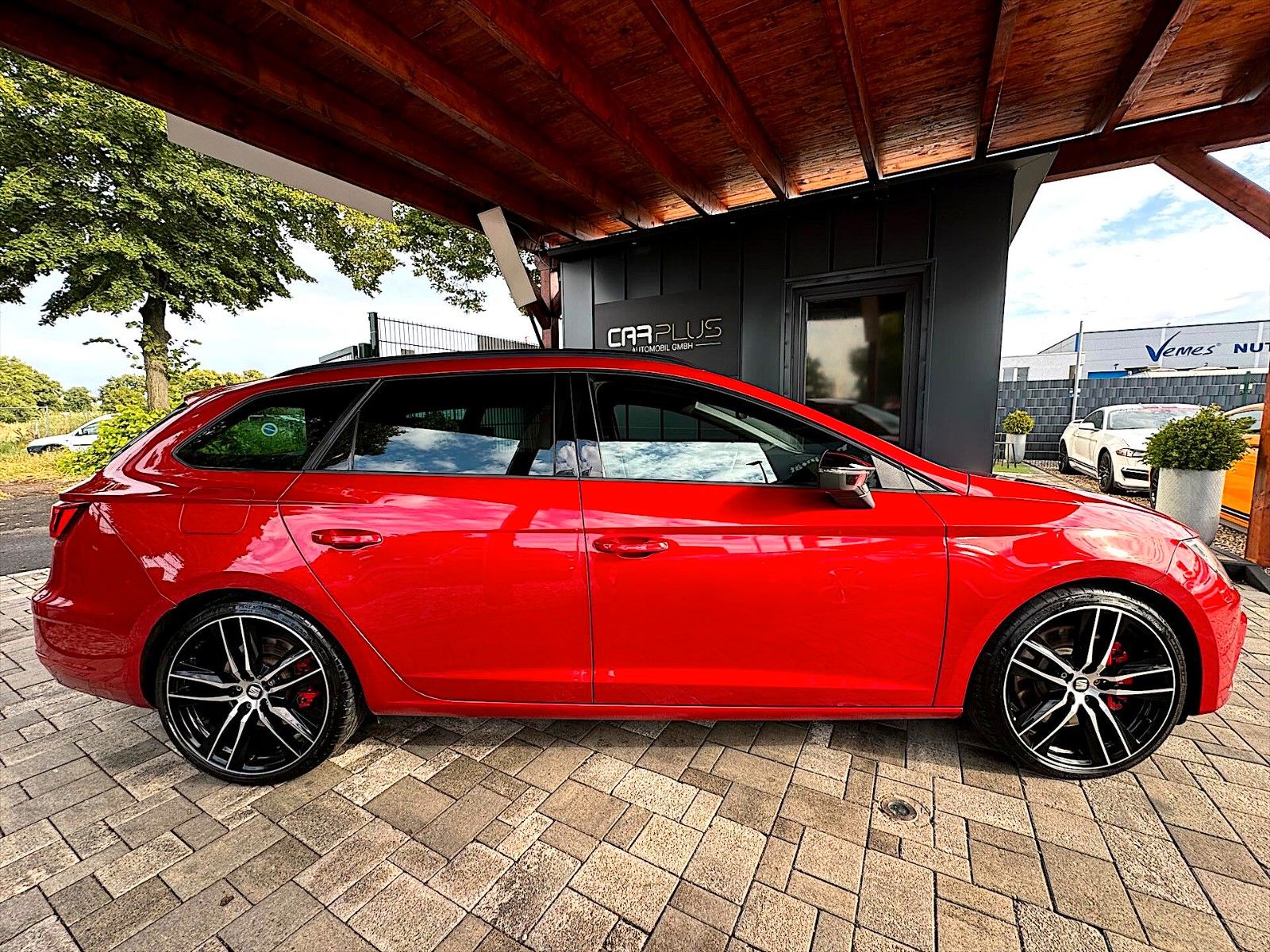 Fahrzeugabbildung SEAT Leon ST Cupra 300 4Drive Performance *ACC*DAB*