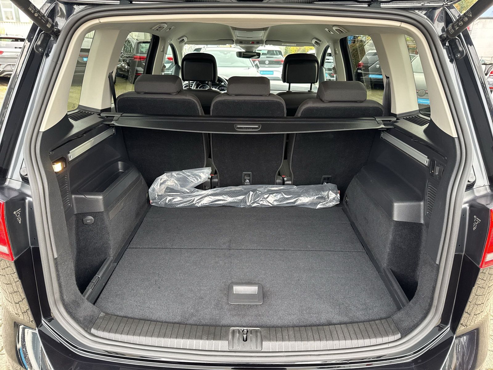 Volkswagen Touran - Bild 11