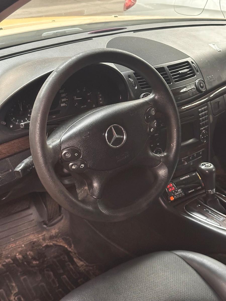 Mercedes-Benz E200 2009 — photo 6