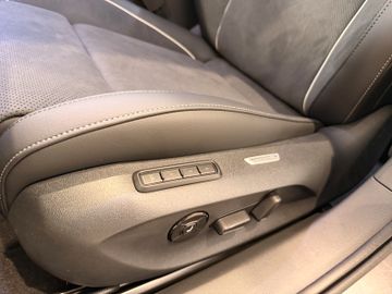 Volkswagen Passat Var. 1.5 TSI eHybrid 265PS Business, AHK