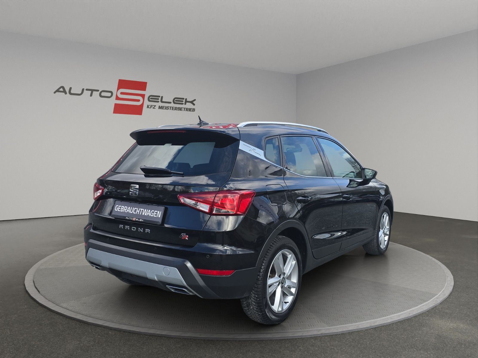 Fahrzeugabbildung SEAT Arona FR BUSINESS PAKET LED KAMERA NAVI AHK ACC