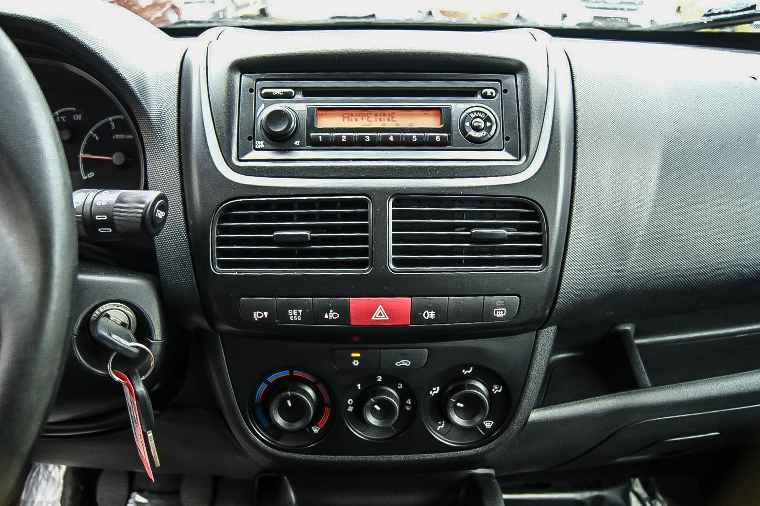 Fahrzeugabbildung Opel Combo D Selection L1H1 5-SITZE SCHIEBETÜREN 1.HD