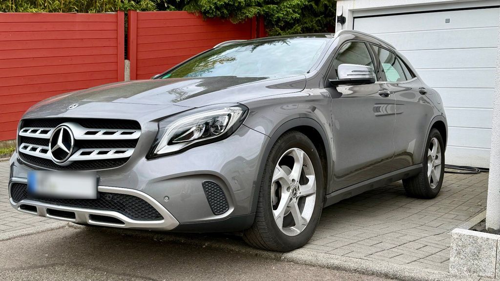 Image of Mercedes-Benz GLA 200