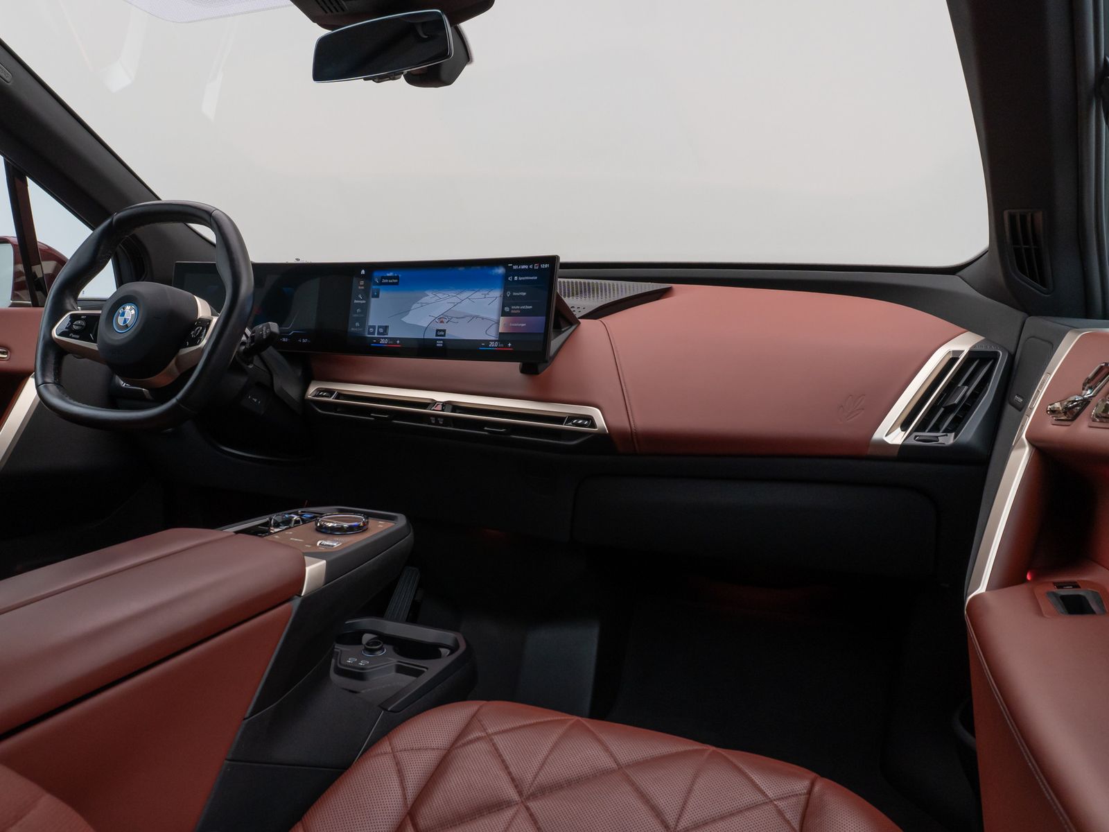 Fahrzeugabbildung BMW iX xD50  Sport Pano Sky-Lounge 360°Laser SoftCl