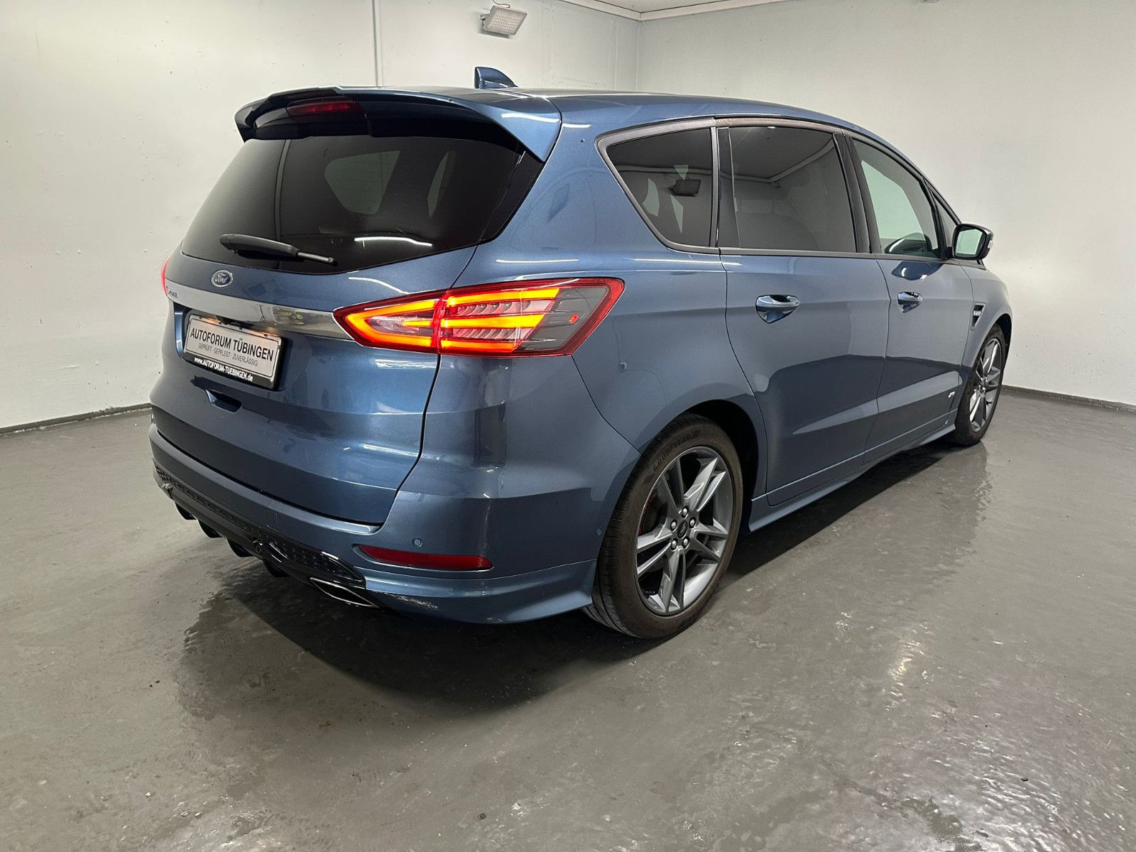 Fahrzeugabbildung Ford S-Max 2.0 EcoBst. ST-Line 7-Sitzer*AHK*SDH*PANO*