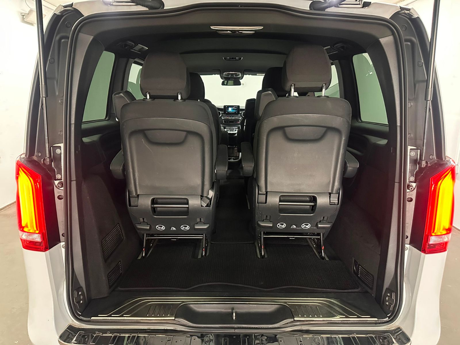 Fahrzeugabbildung Mercedes-Benz V 220 d Aut. EDITION kompakt*6-Sitz*DISTRO*SDH*