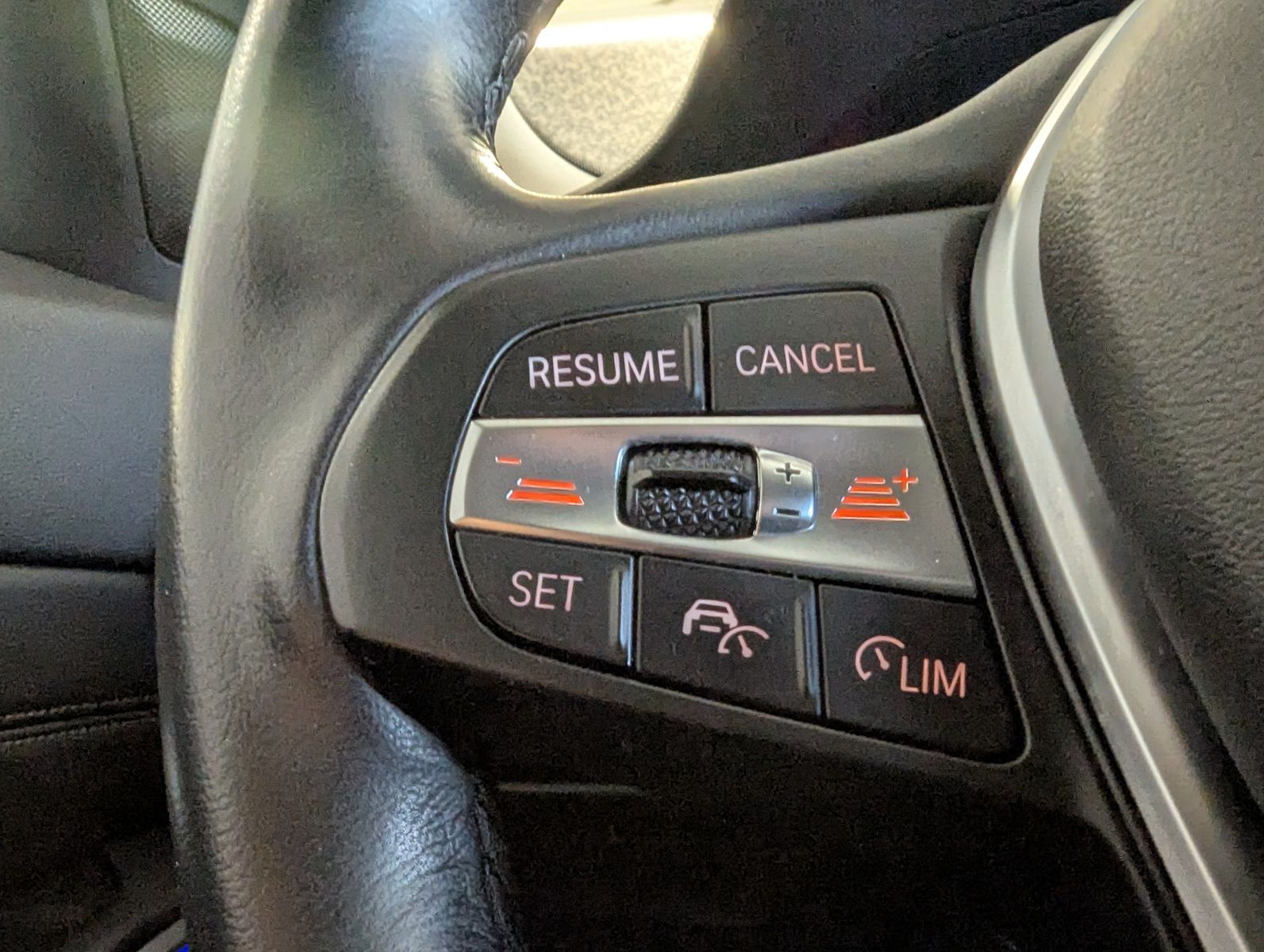 BMW 320 d xDrive Sport Line HUD Shadow LED ACC AHK - Image 25