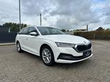 Skoda Octavia 2.0TDI DSG Combi Style AID*HUD*SIDE*AHK - Skoda Octavia: Kombi