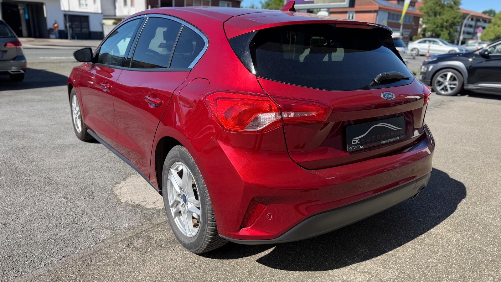 Ford Focus Lim. Cool & Connect Titanium*1.HD*Top Fhz