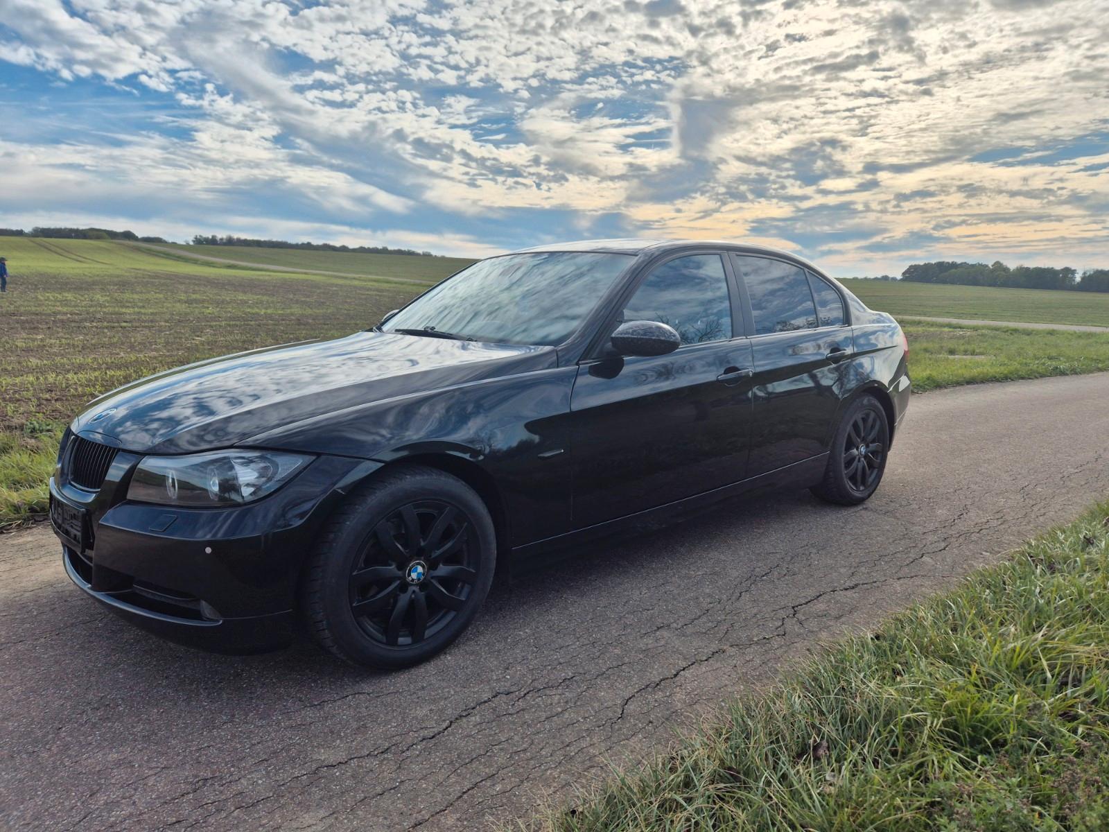 BMW 318i -E90 Xenon Navi Klima Tüv 11.2027