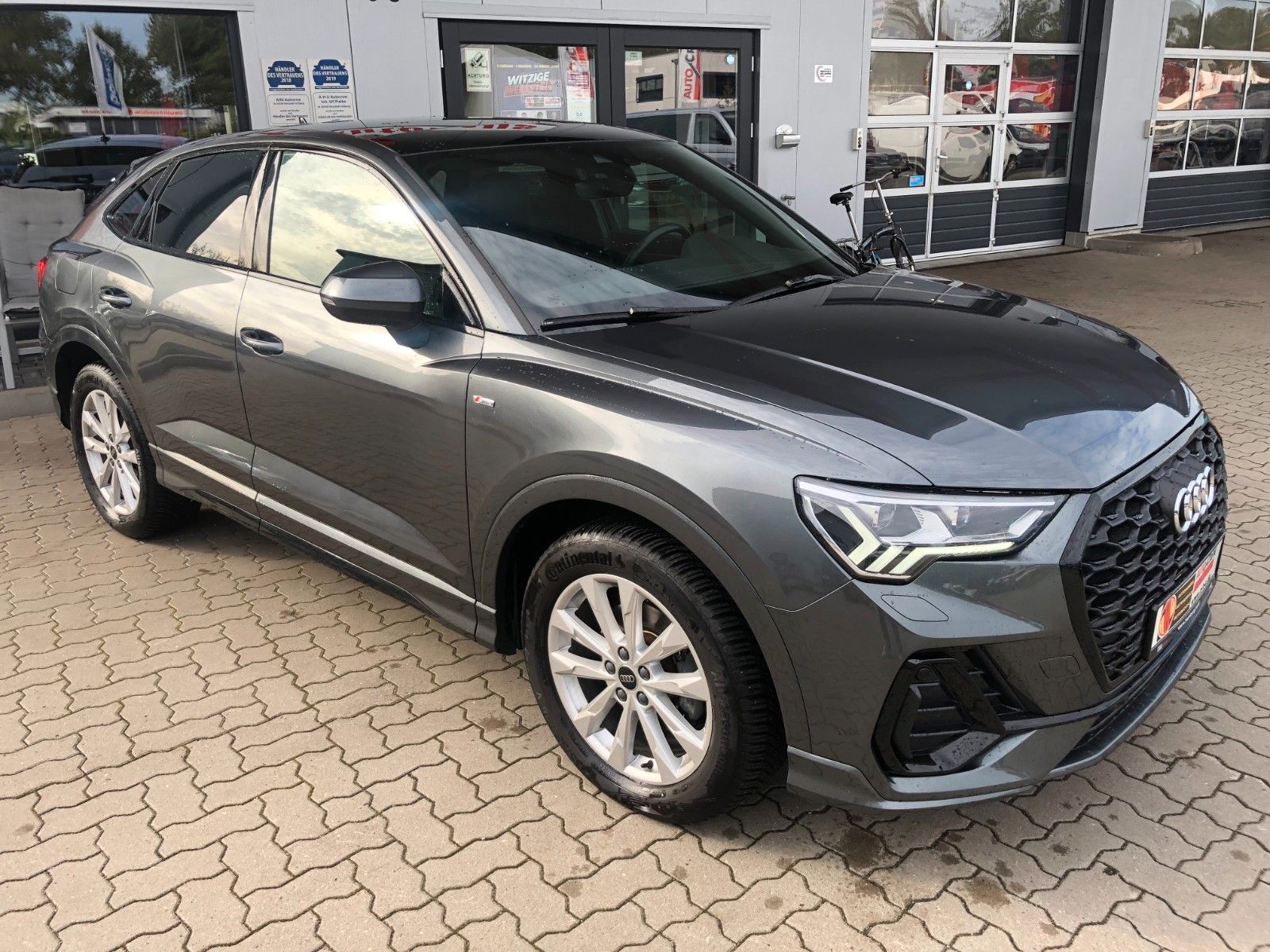 Fahrzeugabbildung Audi Q3 Sportback 35 TFSI S line