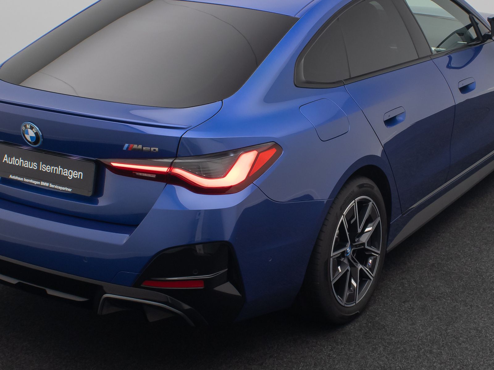 Fahrzeugabbildung BMW i4 M50 360° HUD AHK DAB Alarm H/K Komfort 18Zoll