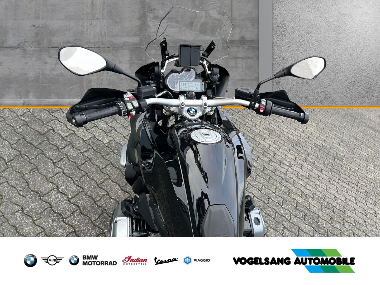 Fahrzeugabbildung BMW R 1200 GS TripleBlack, Comfort-Paket, Dynamic-Pa