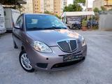 Lancia Ypsilon 1.2 Oro PARI AL NUOVO LEGGI - Lancia Ypsilon Oro mit Benzin-Antrieb