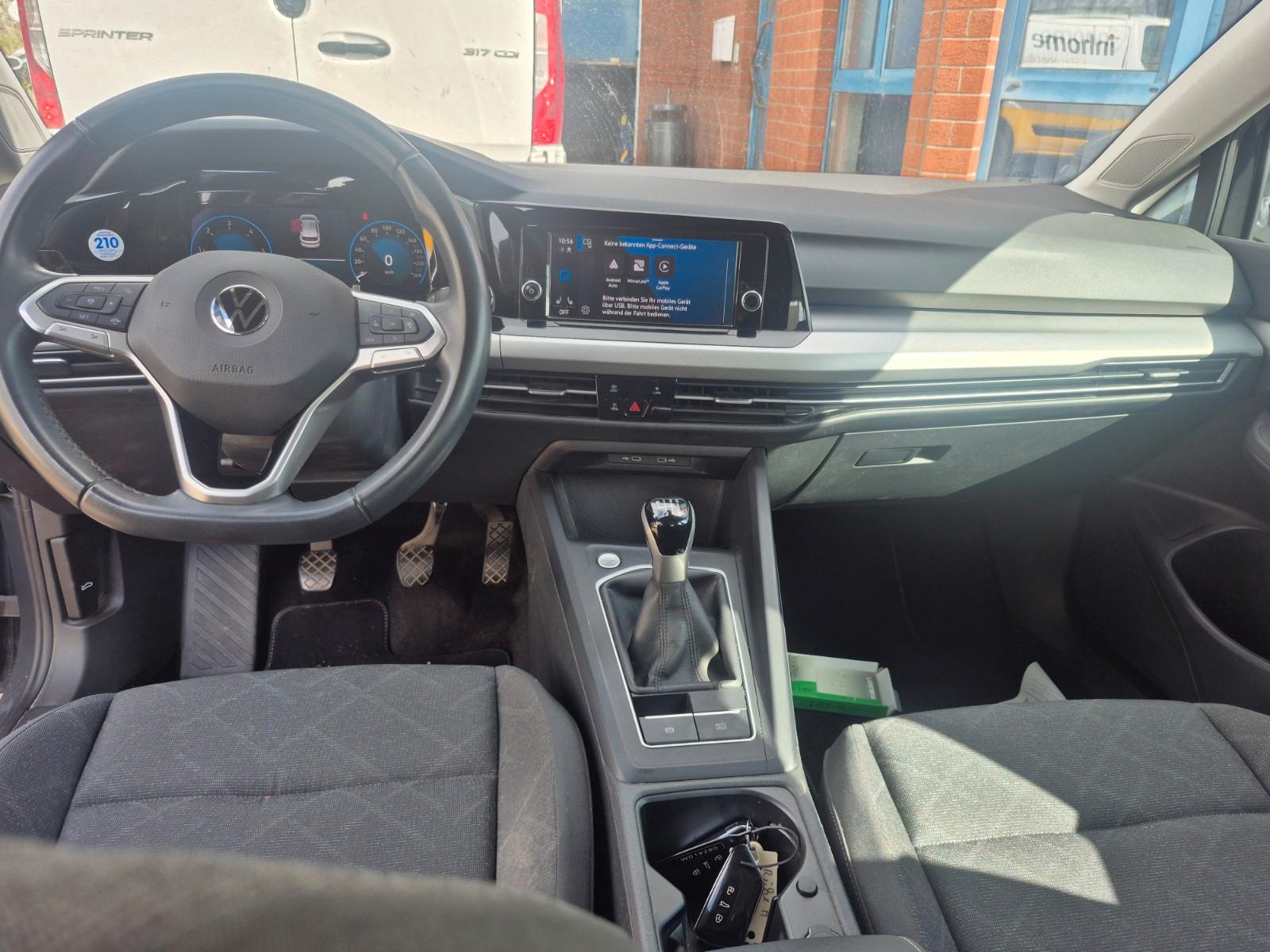 Volkswagen Golf VIII Lim. Life 2.0 TDI Navi