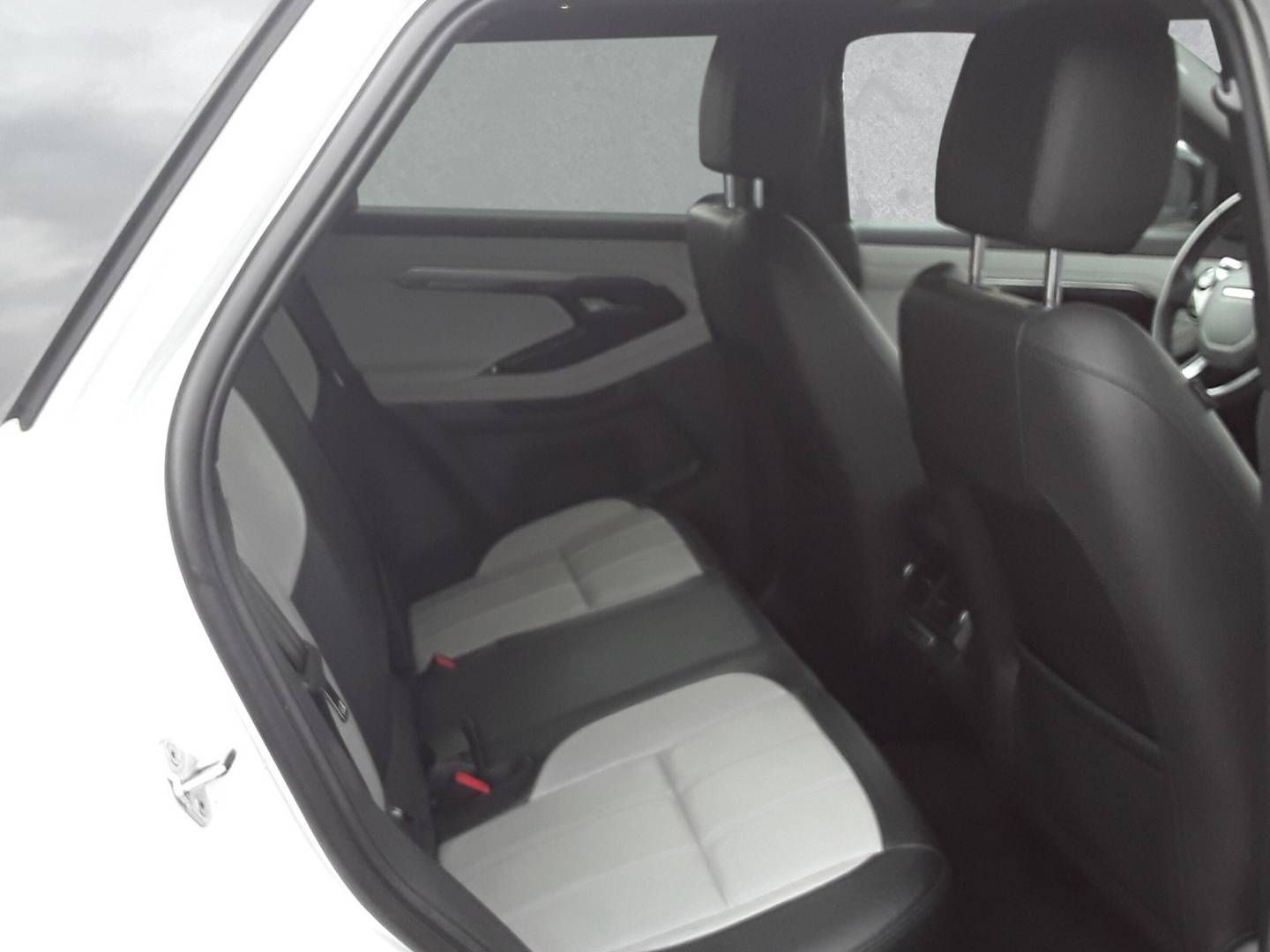 Fahrzeugabbildung Land Rover Range Rover Evoque D180 R-Dynamic S