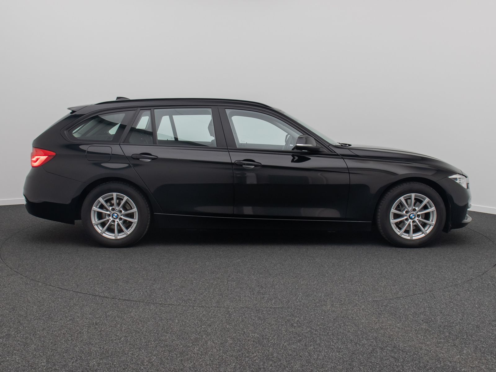 Fahrzeugabbildung BMW 318d NaviPro WLANLordos PDC LED Komfort Alarm