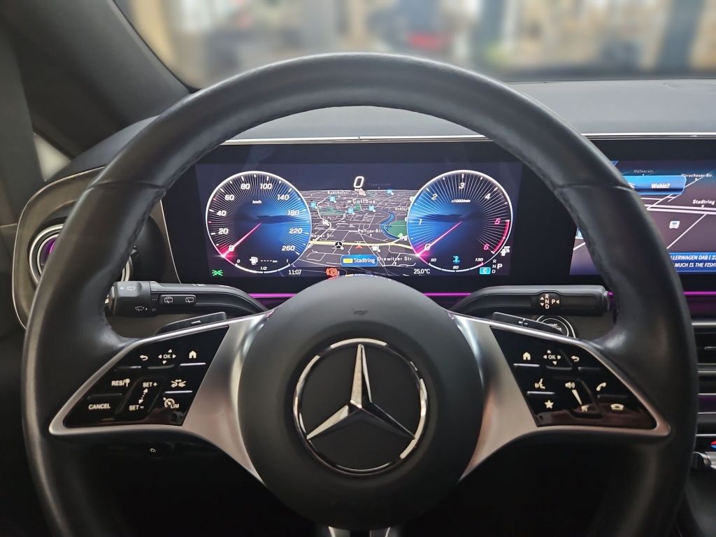 Fahrzeugabbildung Mercedes-Benz V 300 AVG extralang 8 Sitze STHZ AR ele.ST DISTR