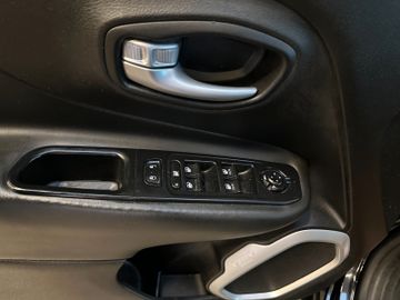 MYAUTOCENTER – Gebraucht- und Jahreswagen mit Werkstattservice in Pfaffenhofen Jeep Renegade Limited 4WD *2. Hand*Klima*Kamera*Navi*