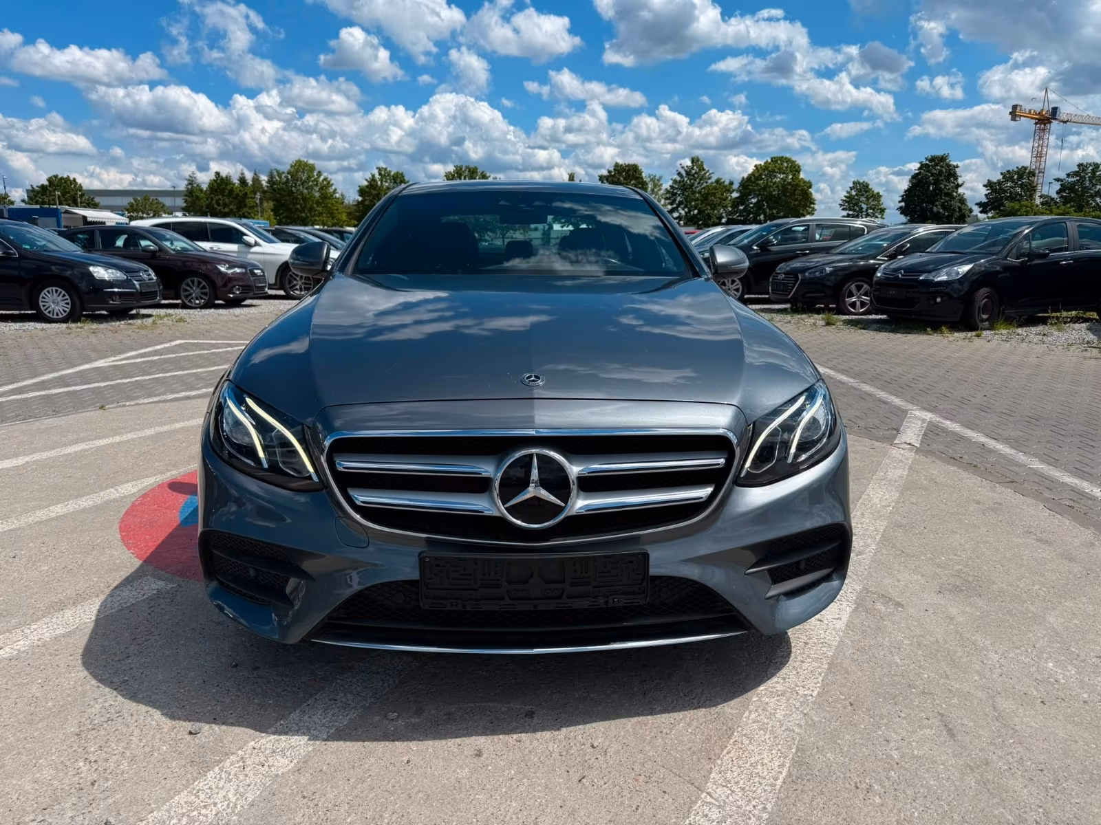 Mercedes-Benz E 220 D*AMG LINE*4 MATIK*XENON*NAVI*LEDER*HUD