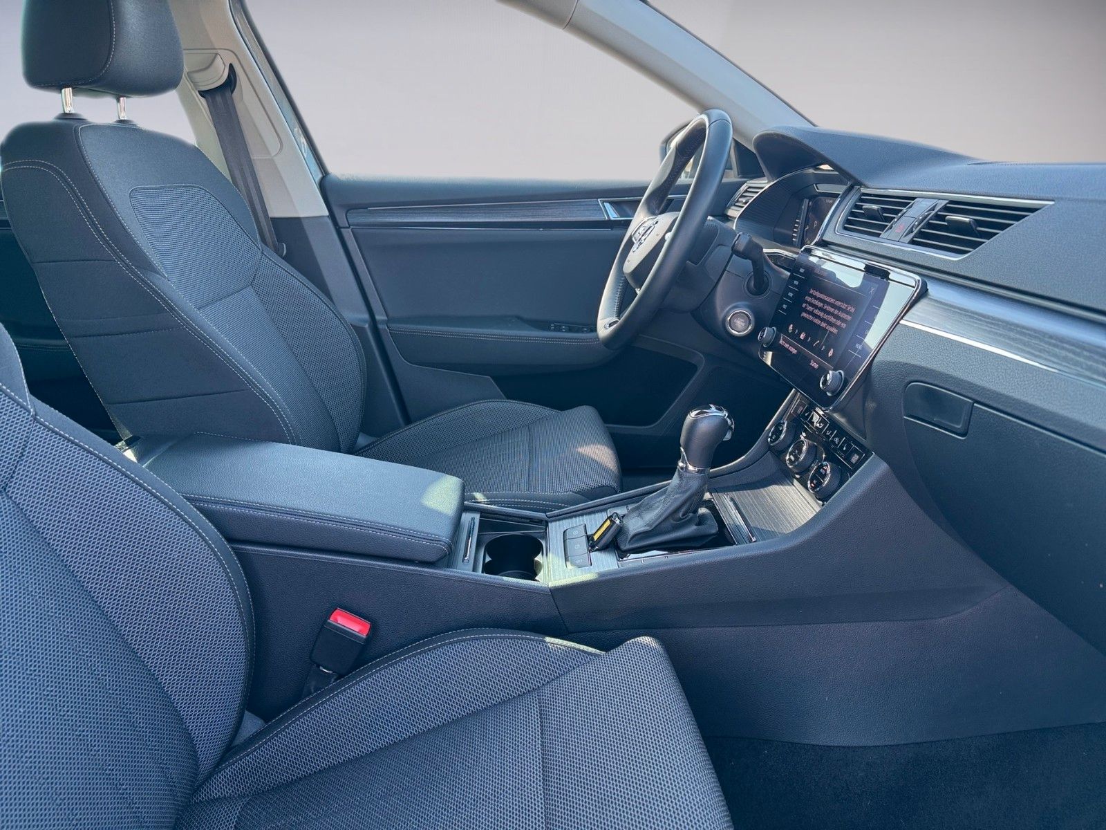 Fahrzeugabbildung SKODA Superb Combi Style 2.0 TSI