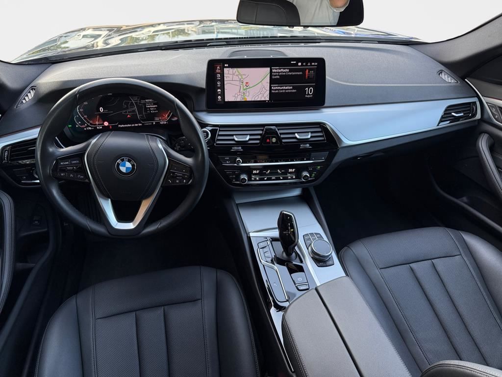 BMW 530i Touring Aut. AHK Business RFK SHZ Driv.Ass foto 12