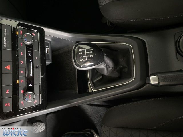 T-Cross 1.0 TSI Life NAVI KLIMA AHK LM FELGEN