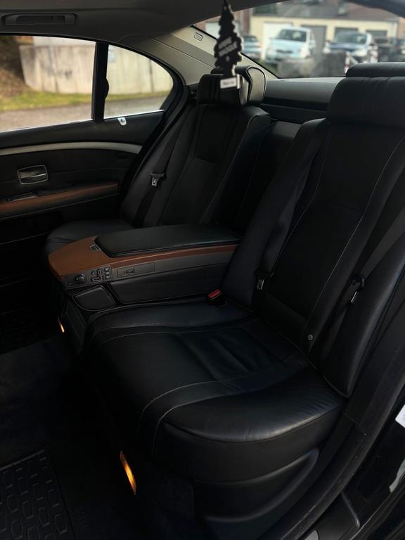 BMW 730
