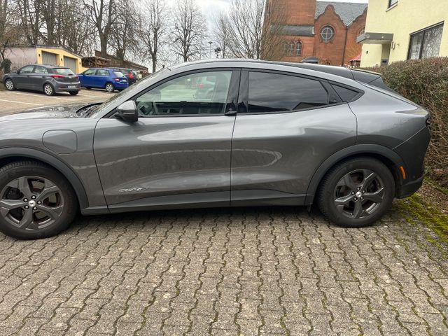 Ford Mustang Mach-E 99 kWh -HU und Service neu Top.