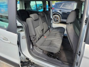 Ford Grand Tourneo - 6