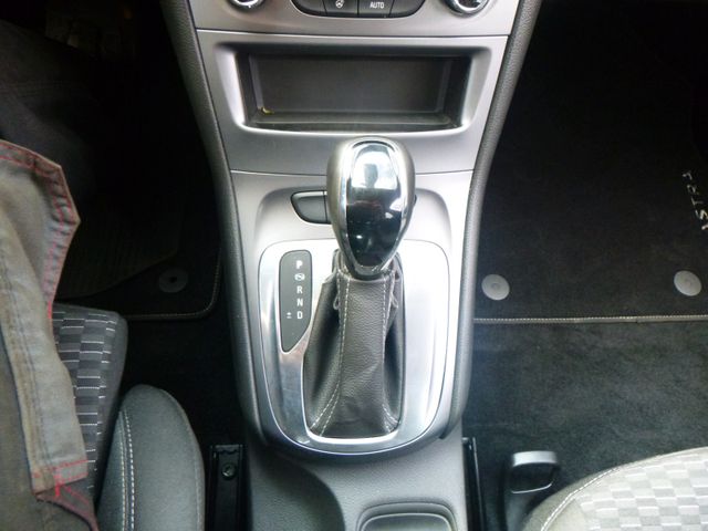 Fahrzeugabbildung Opel Astra K Sports Tourer 1.5 D >AUT/AHK/NAVI/SHZ<