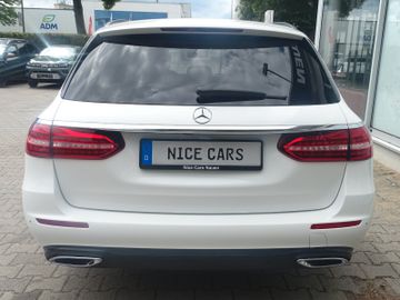 Mercedes E 200 - 4