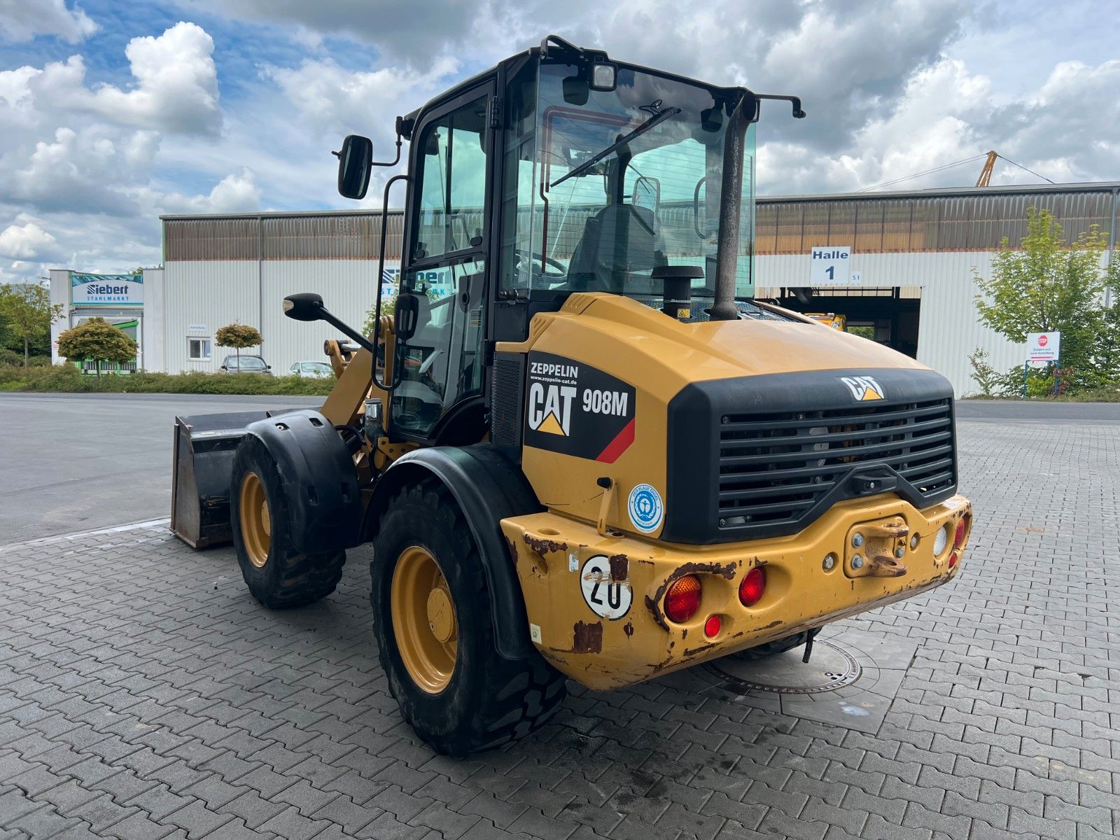 Fahrzeugabbildung CAT 908M / 3.000h / Gabel / Schaufel