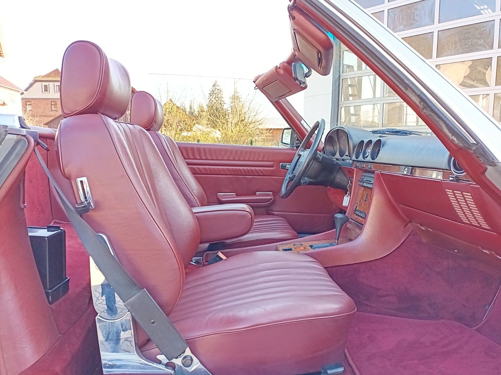 Fahrzeugabbildung Mercedes-Benz SL 560+HISTORIE VORHANDEN+HARDTOP+KLIMA