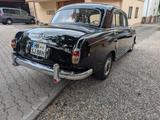 Mercedes-Benz 220 a Ponton Sechzylinder - Mercedes-Benz 220: Ponton 220s
