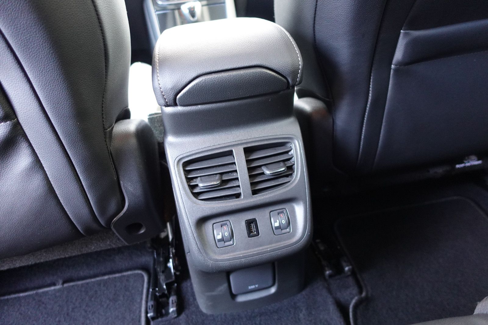 Fahrzeugabbildung Opel Grandland X 1.2Turbo AHK,Sitzh.,Navi,PDC,Kamera