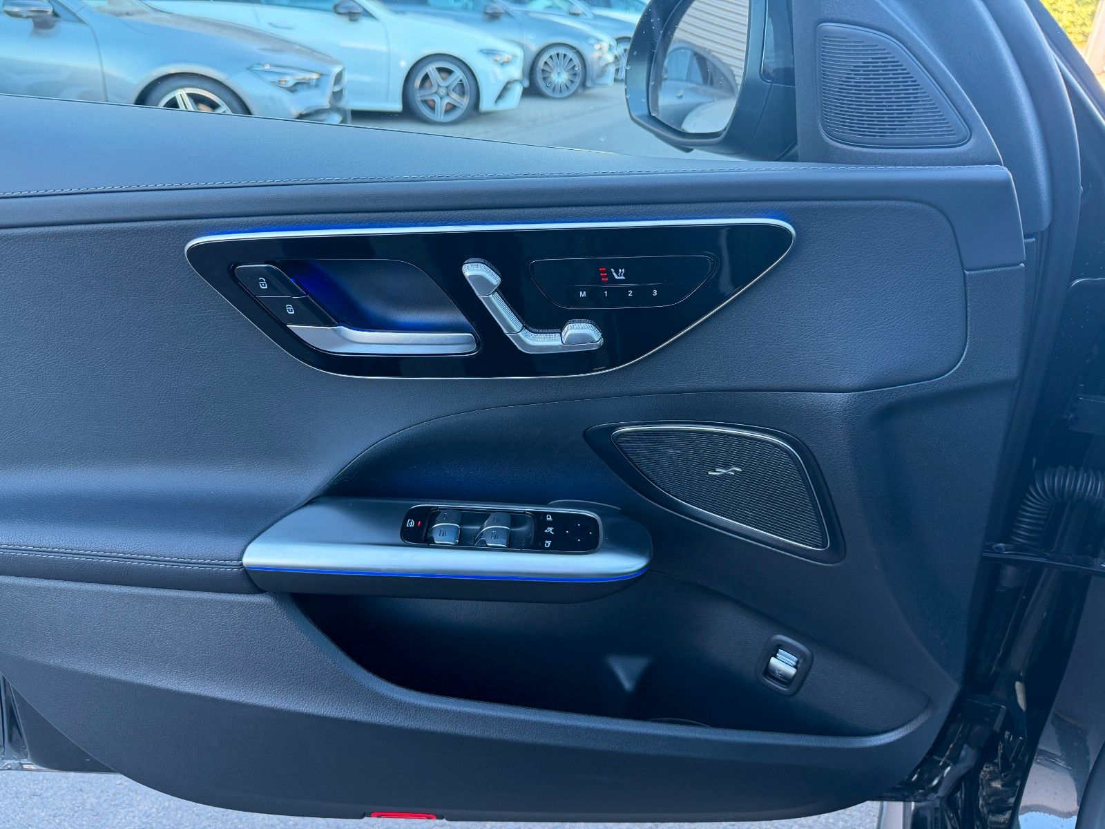 Fahrzeugabbildung Mercedes-Benz C 220 T d Edition AMG AHK+Pano+360°+Distr+Ambien