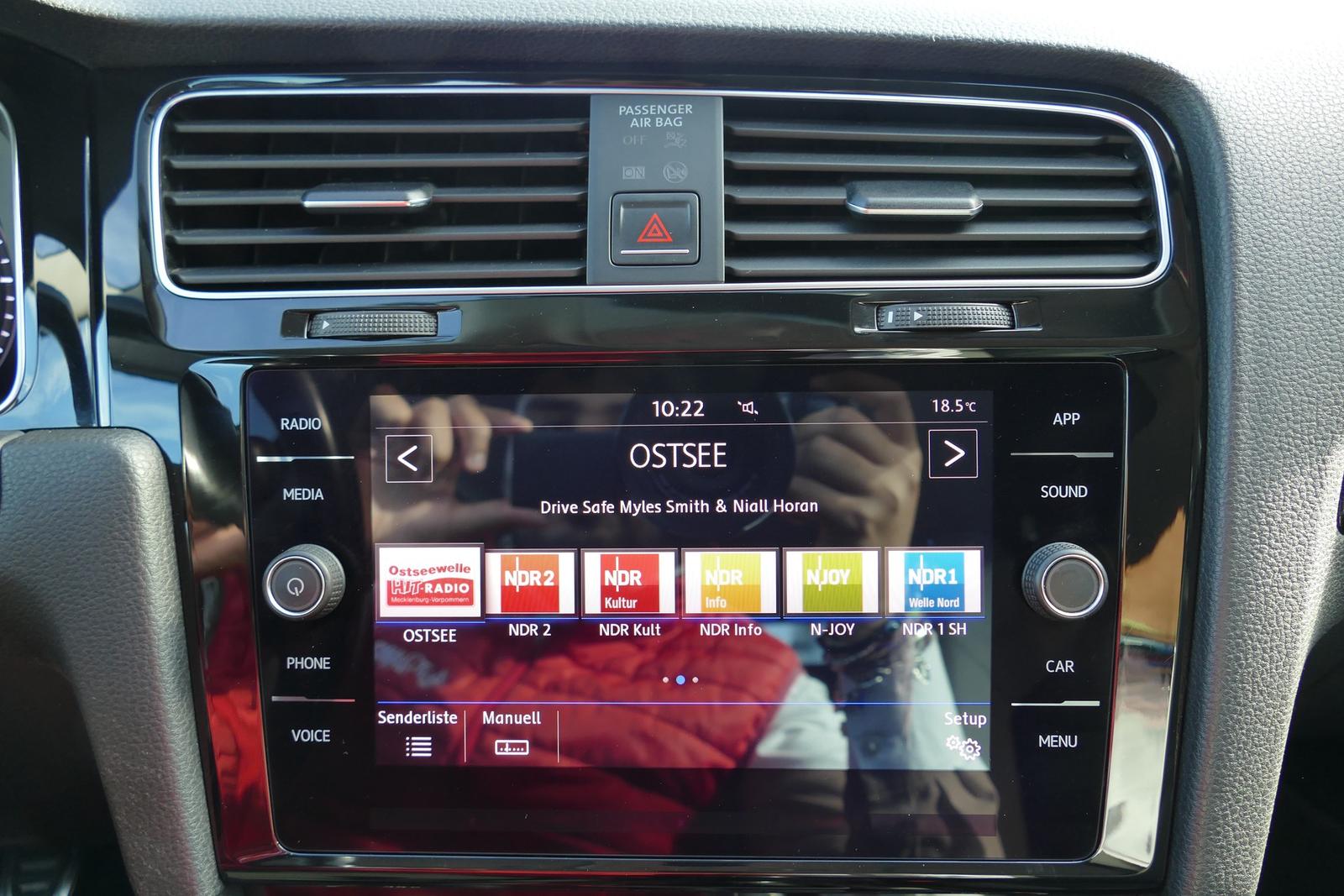 Volkswagen Golf VII 1.4 TSI Highline R-Line LED App Connect