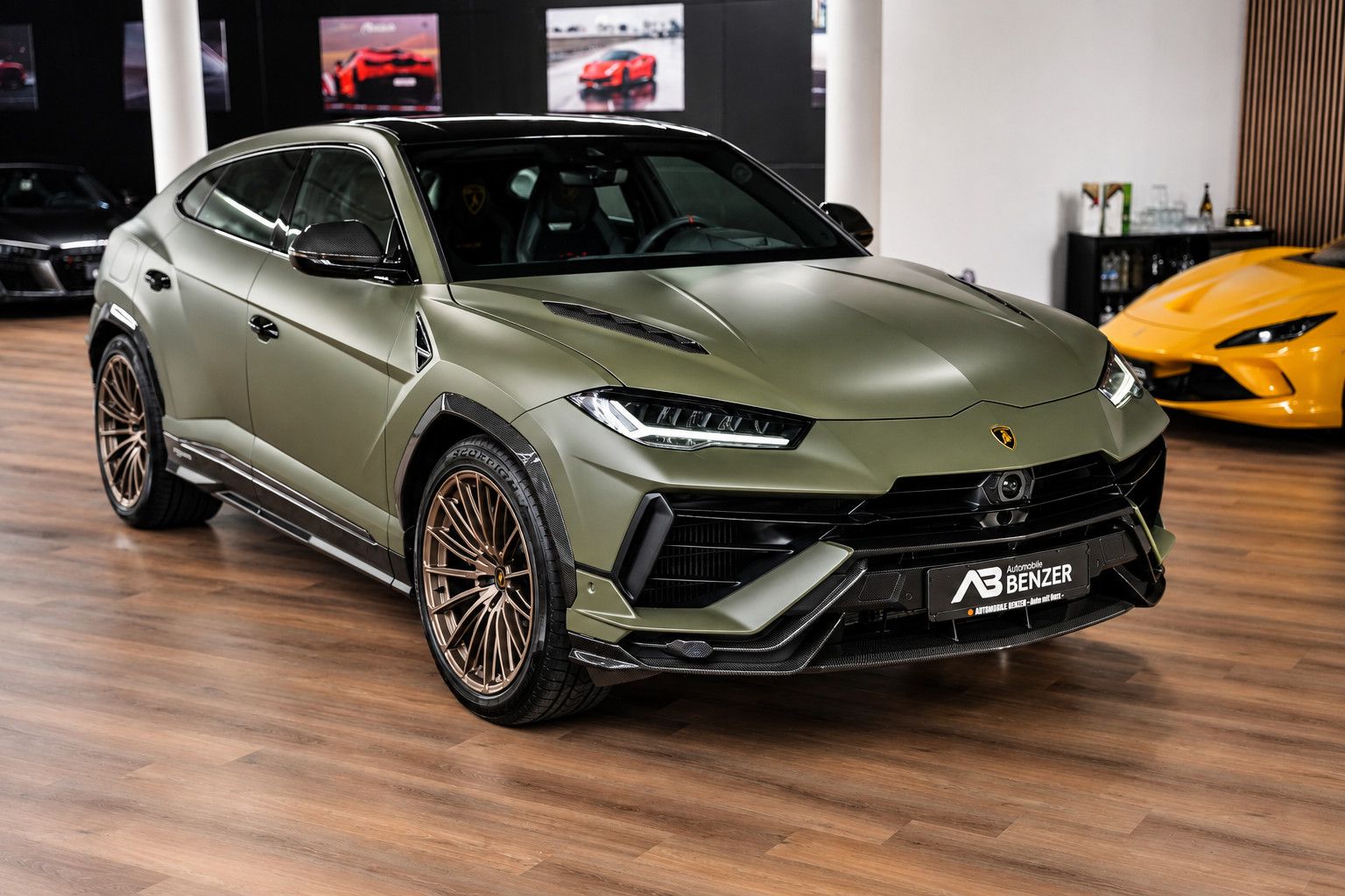 Fahrzeugabbildung Lamborghini Urus Performante *Carbon*Akrapovic*Alcantara*B&O