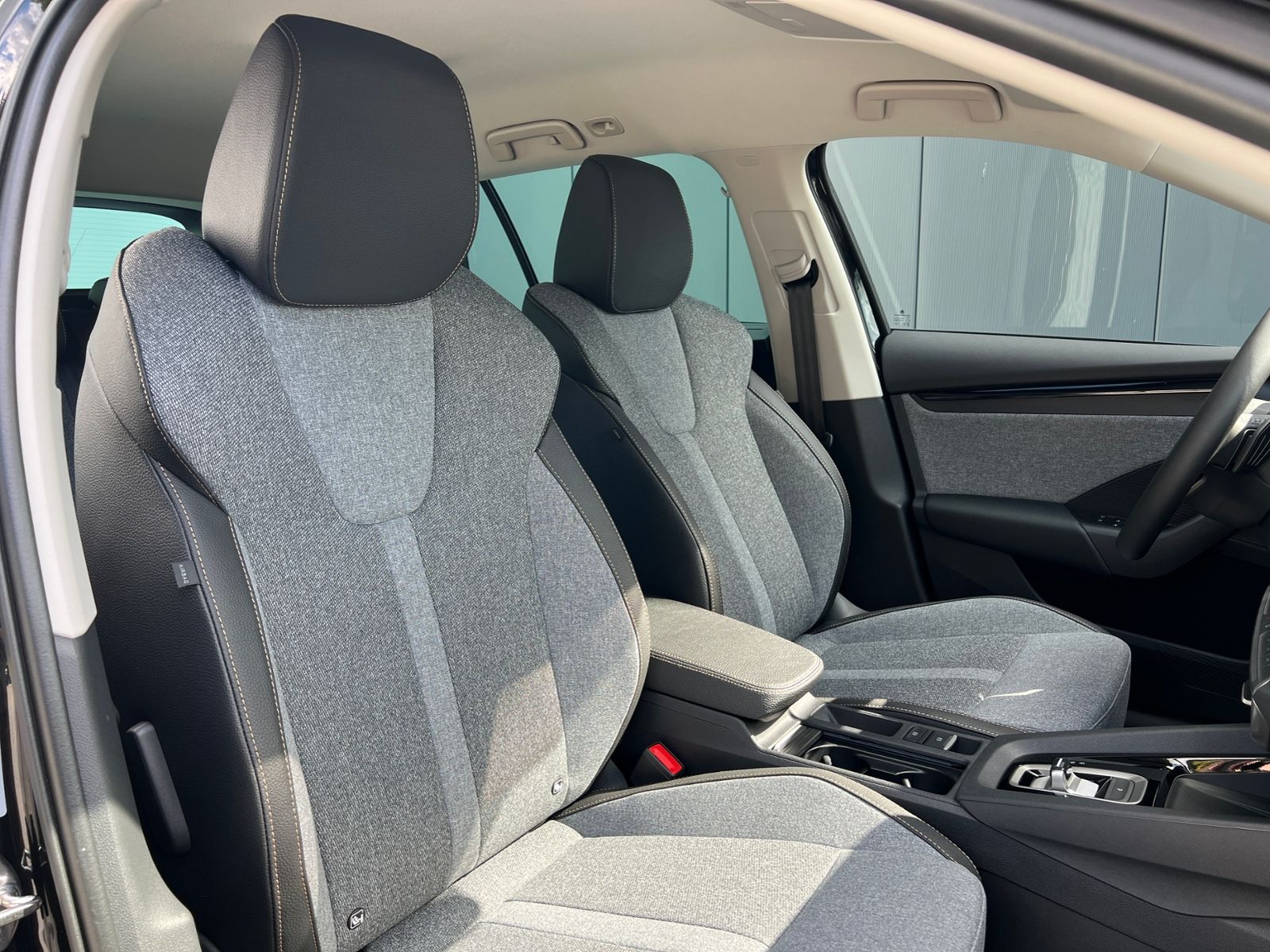 Fahrzeugabbildung SKODA Octavia Combi TOUR 2.0 TDI DSG *AHK, Travel Assi